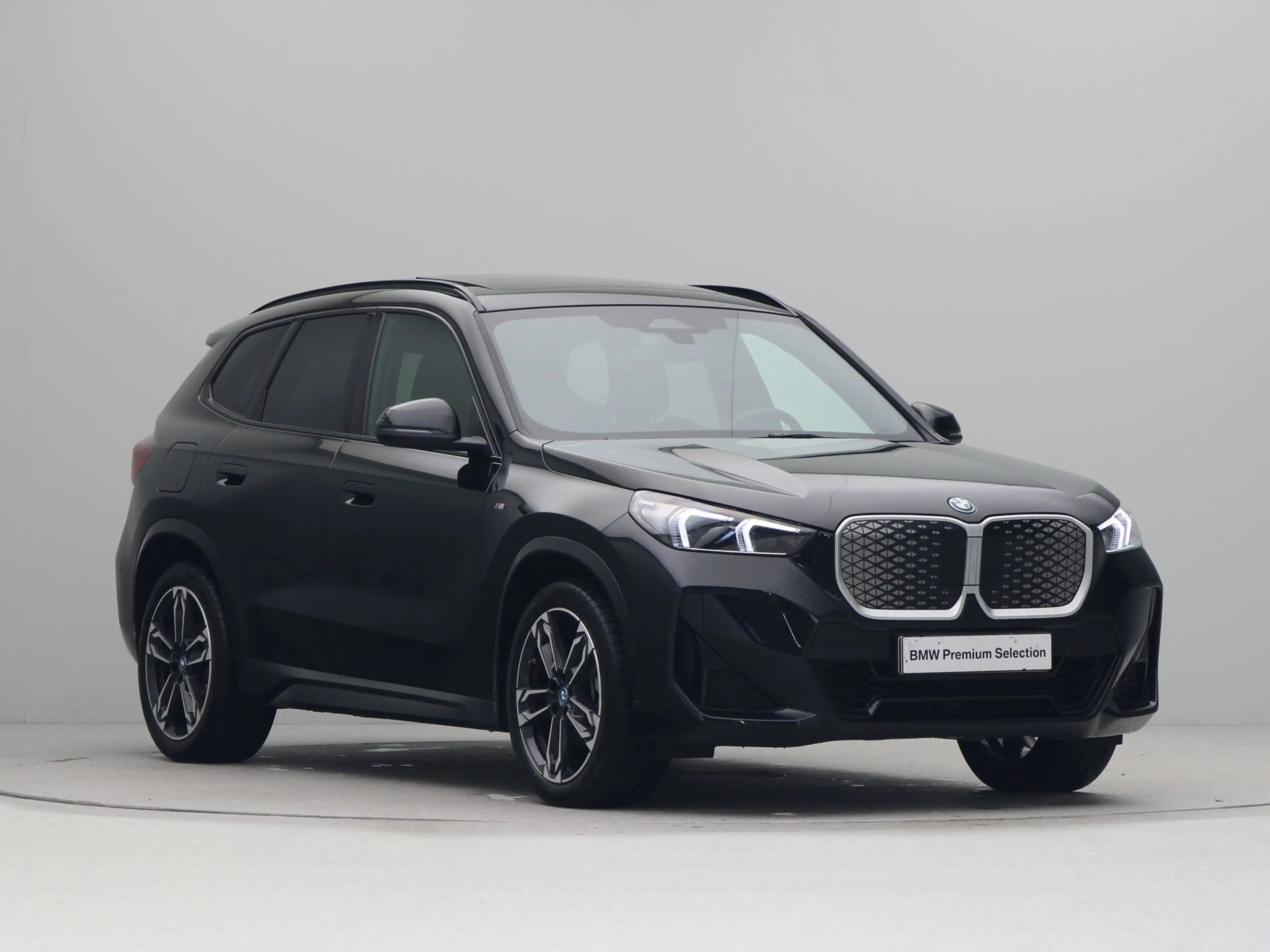 BMW iX1 eDrive20 M Sport Edition — photo 6