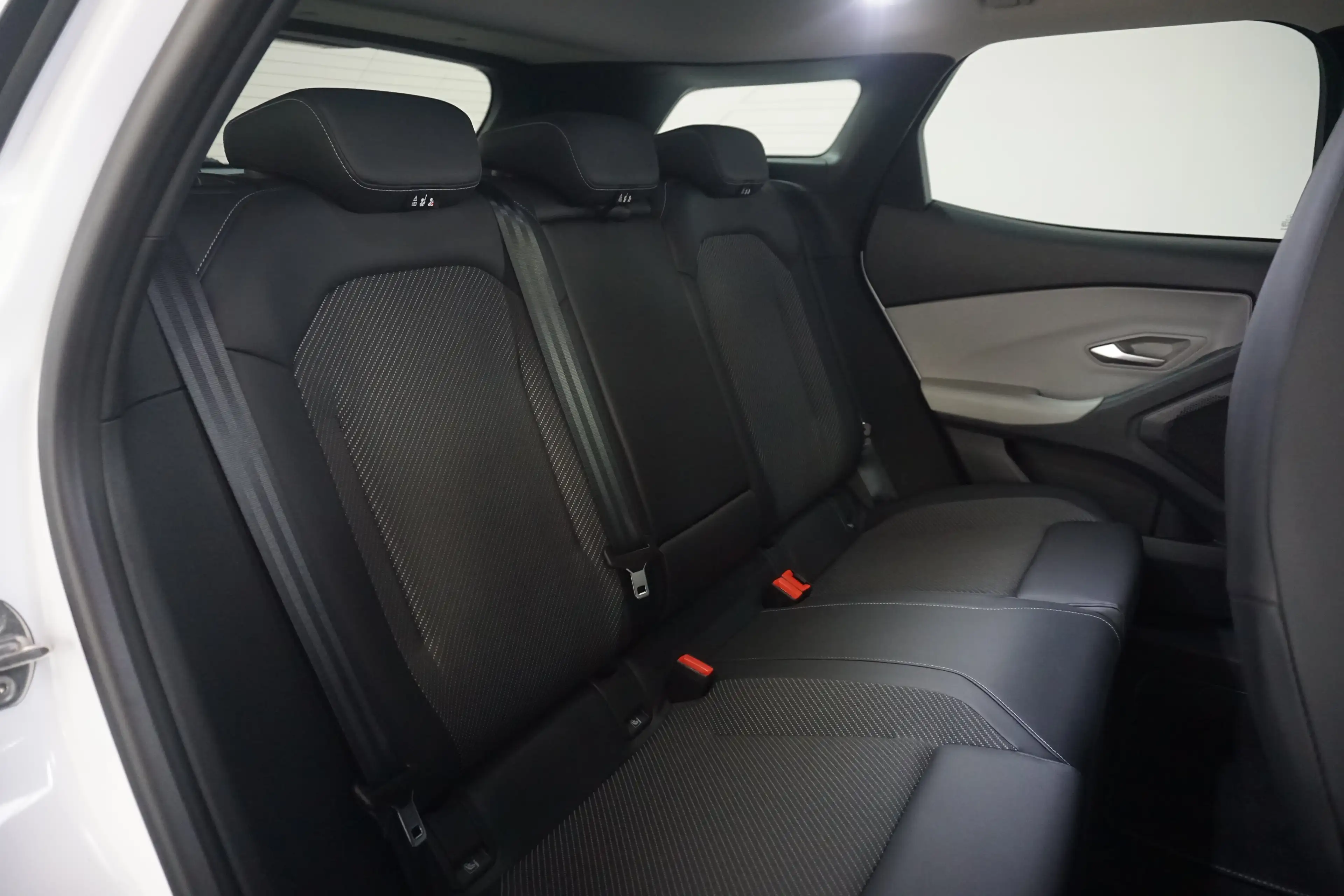 Ford Explorer Extended Range RWD 77 kWh | Trekhaak Wegklapbaar | — photo 42