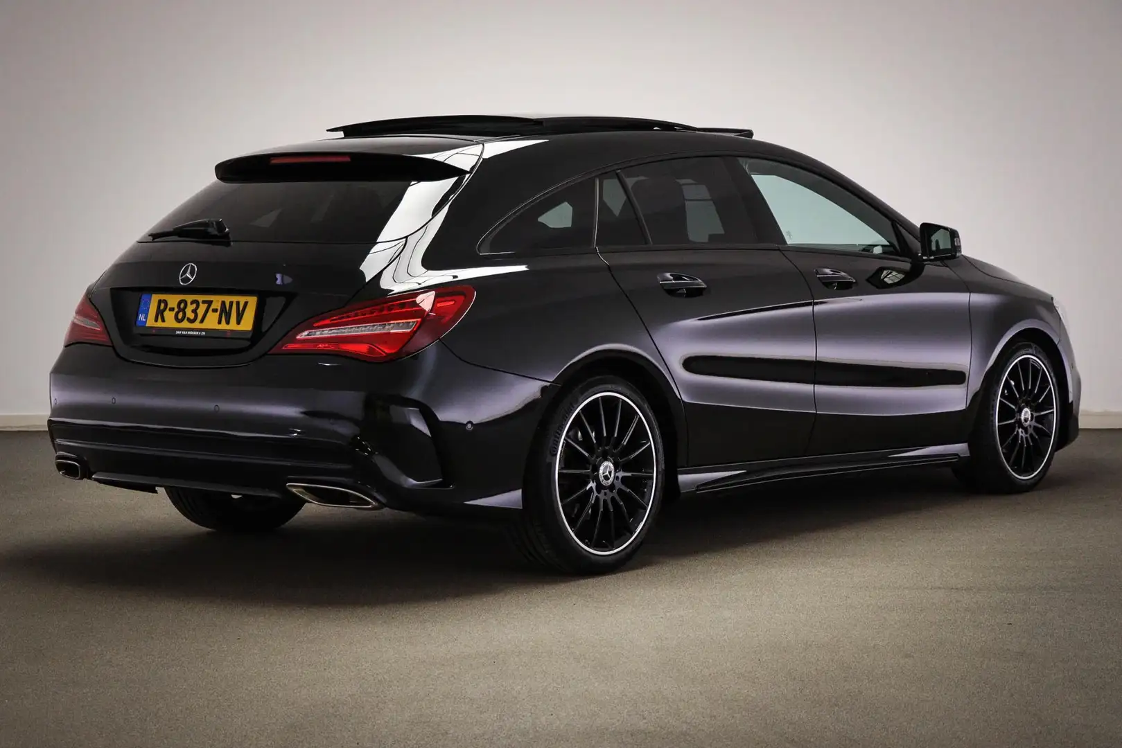 Mercedes-Benz CLA 180 Shooting Brake Business Solution AMG | PANORAMADAK Zwart - 2
