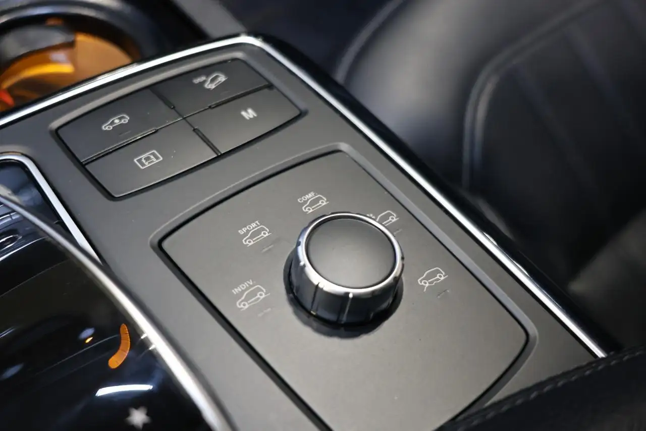 Mercedes-Benz GLS снимка Mercedes-Benz GLS