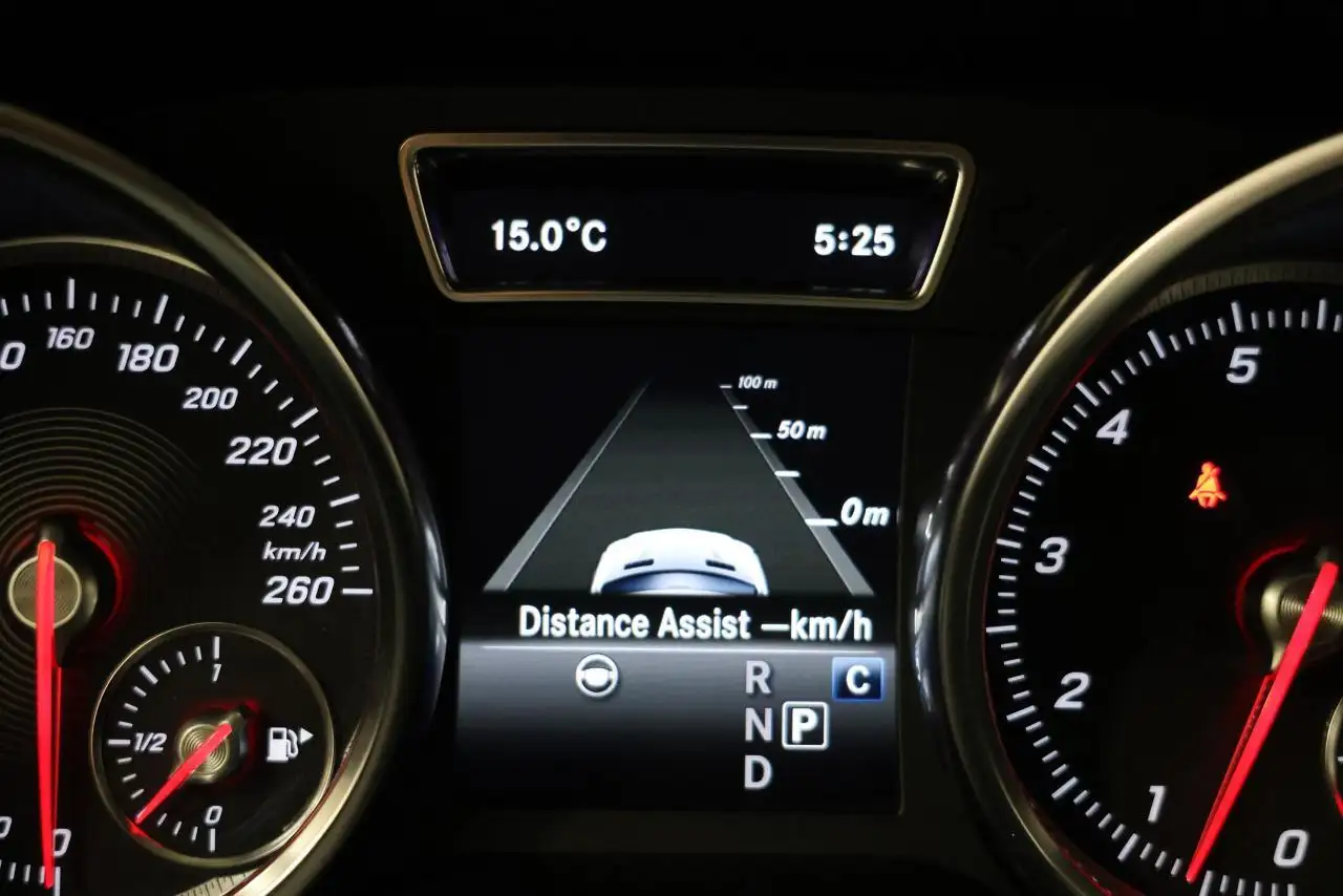 Mercedes-Benz GLS снимка Mercedes-Benz GLS