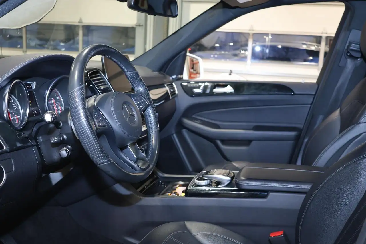 Mercedes-Benz GLS снимка Mercedes-Benz GLS