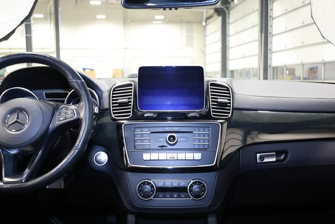 Mercedes-Benz GLS снимка Mercedes-Benz GLS