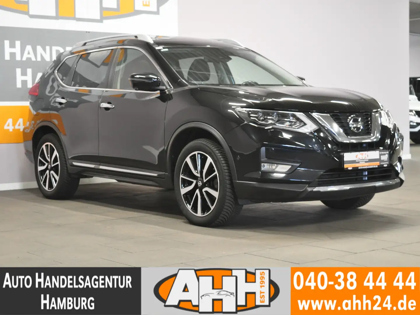 Nissan X-Trail 1.7 dCi TEKNA 360|LED|DAB|BOSE|AHK|PANO! Schwarz - 2