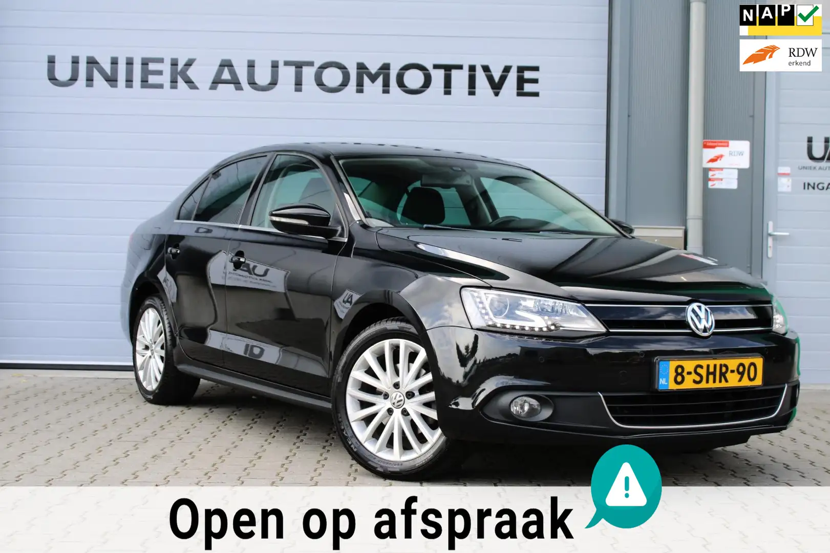 Volkswagen Jetta 1.4 TSI DSG HYBRID HIGHLINE | PDC V+A | NAVIGATIE Zwart - 1