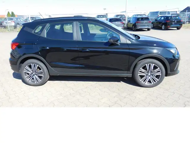 SEAT Arona view 2