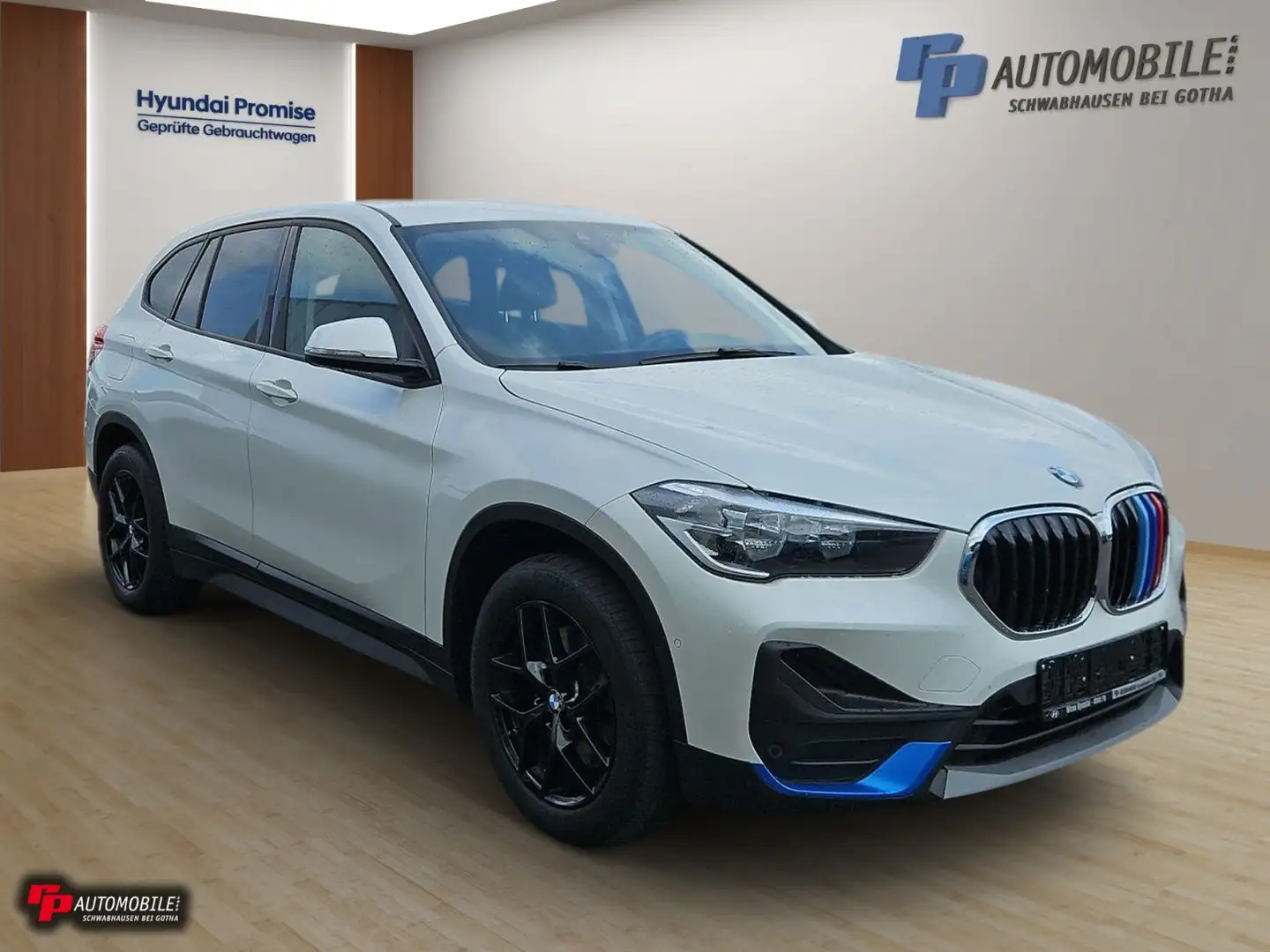BMW X1 xDrive25e, Advantage Plugin Hybrid Weiß - 2