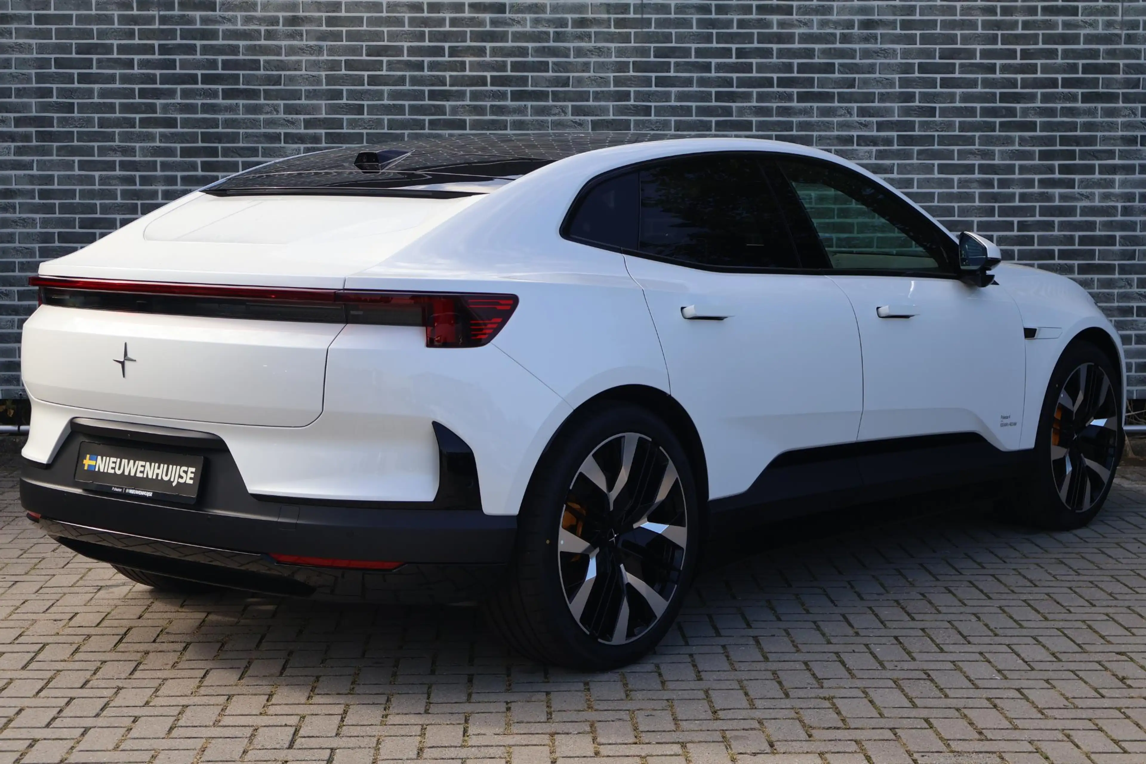 Polestar 4 coupé Dual Motor Performance Prime 100 kWh | Pilot — photo 2