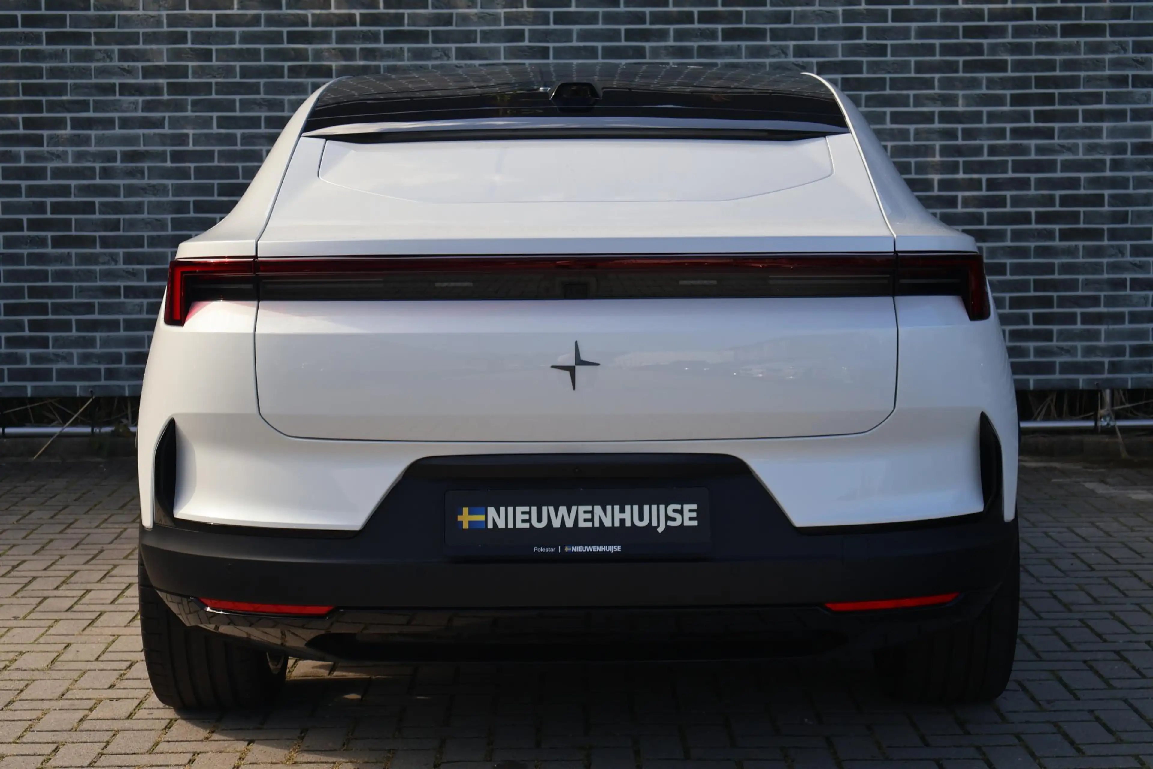 Polestar 4 coupé Dual Motor Performance Prime 100 kWh | Pilot — photo 4
