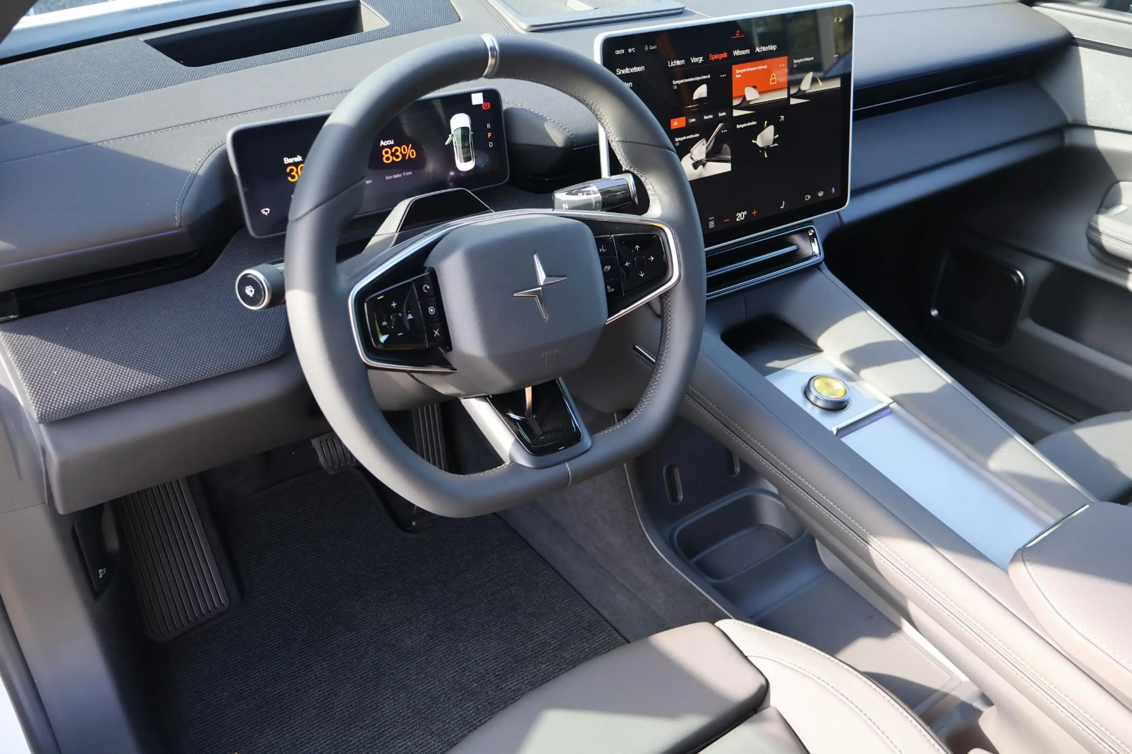 Polestar 4 coupé Dual Motor Performance Prime 100 kWh | Pilot — photo 6