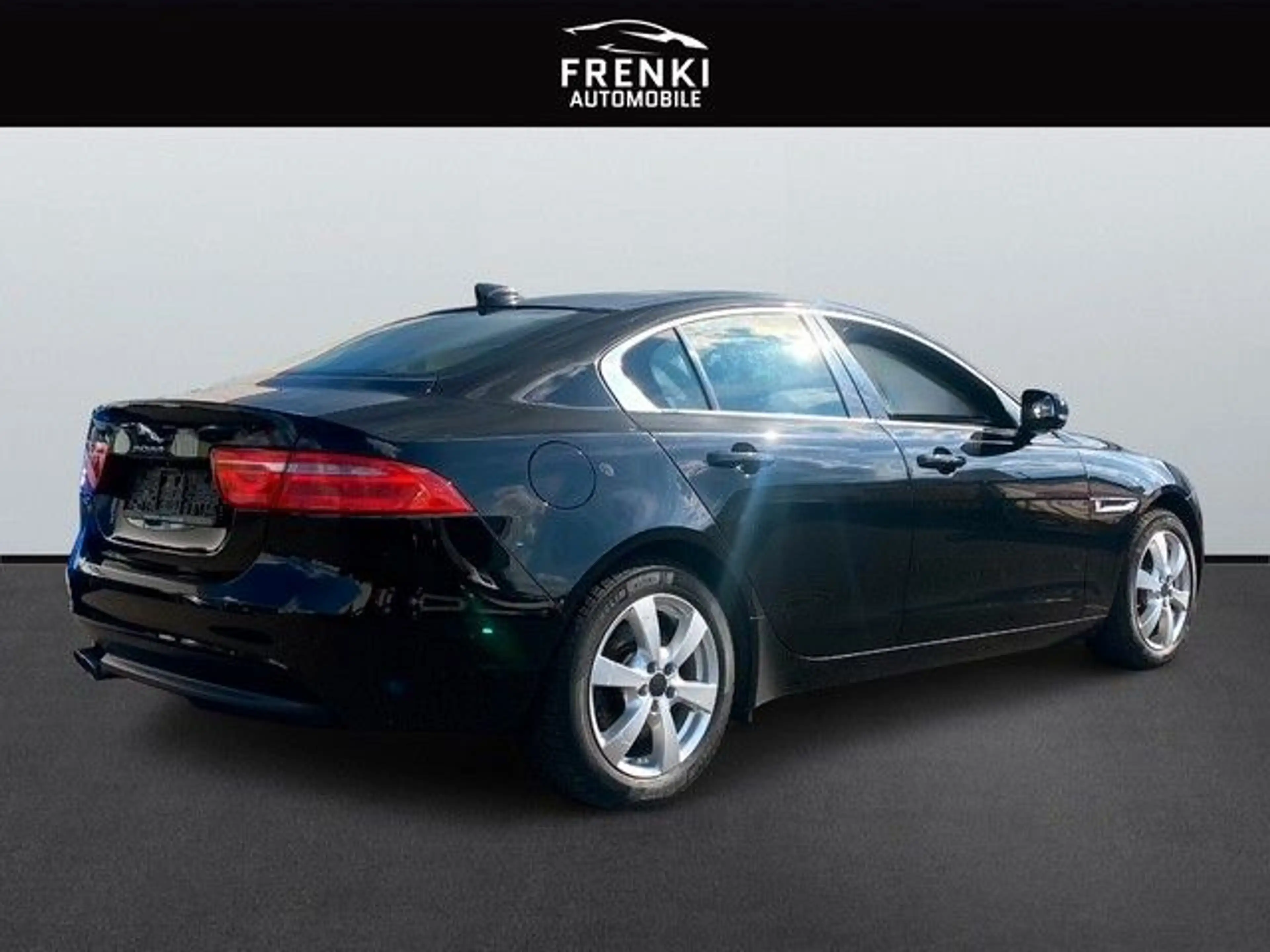 Jaguar XE Pure 2.0 132.0kW 8-Gang Automatik — photo 5