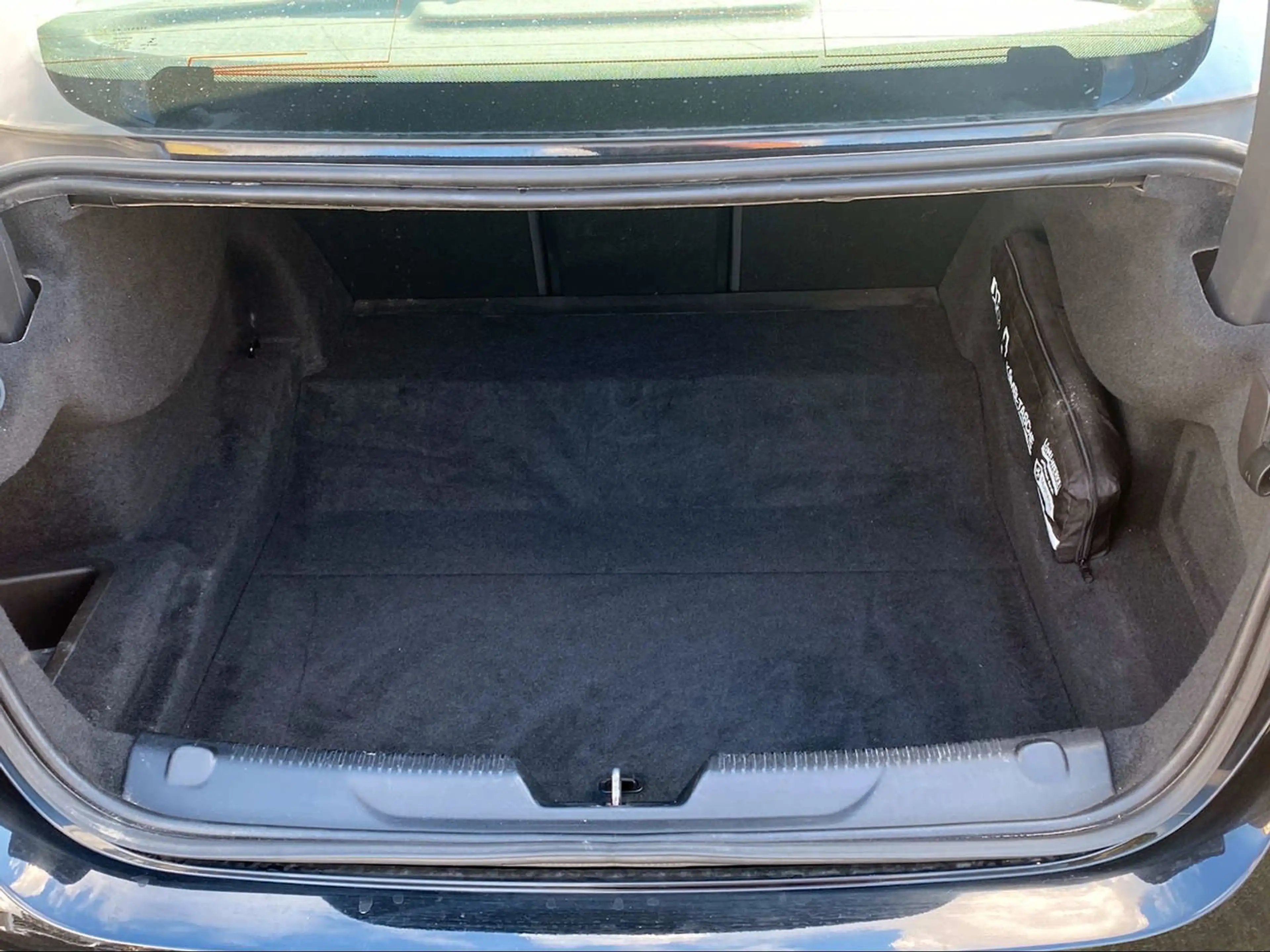 Jaguar XE Pure 2.0 132.0kW 8-Gang Automatik — photo 15