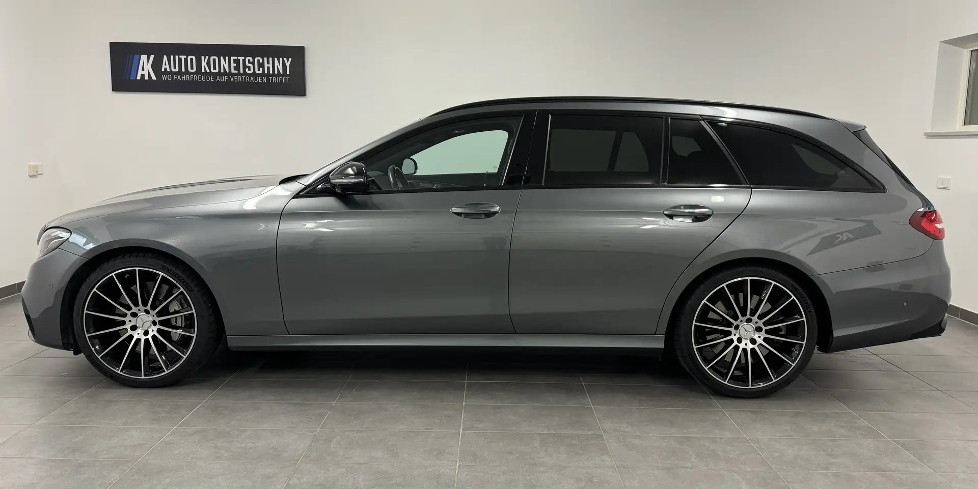 Mercedes-Benz E 53 AMG E 53 AMG T 4MATIC Aut. Grau - 1