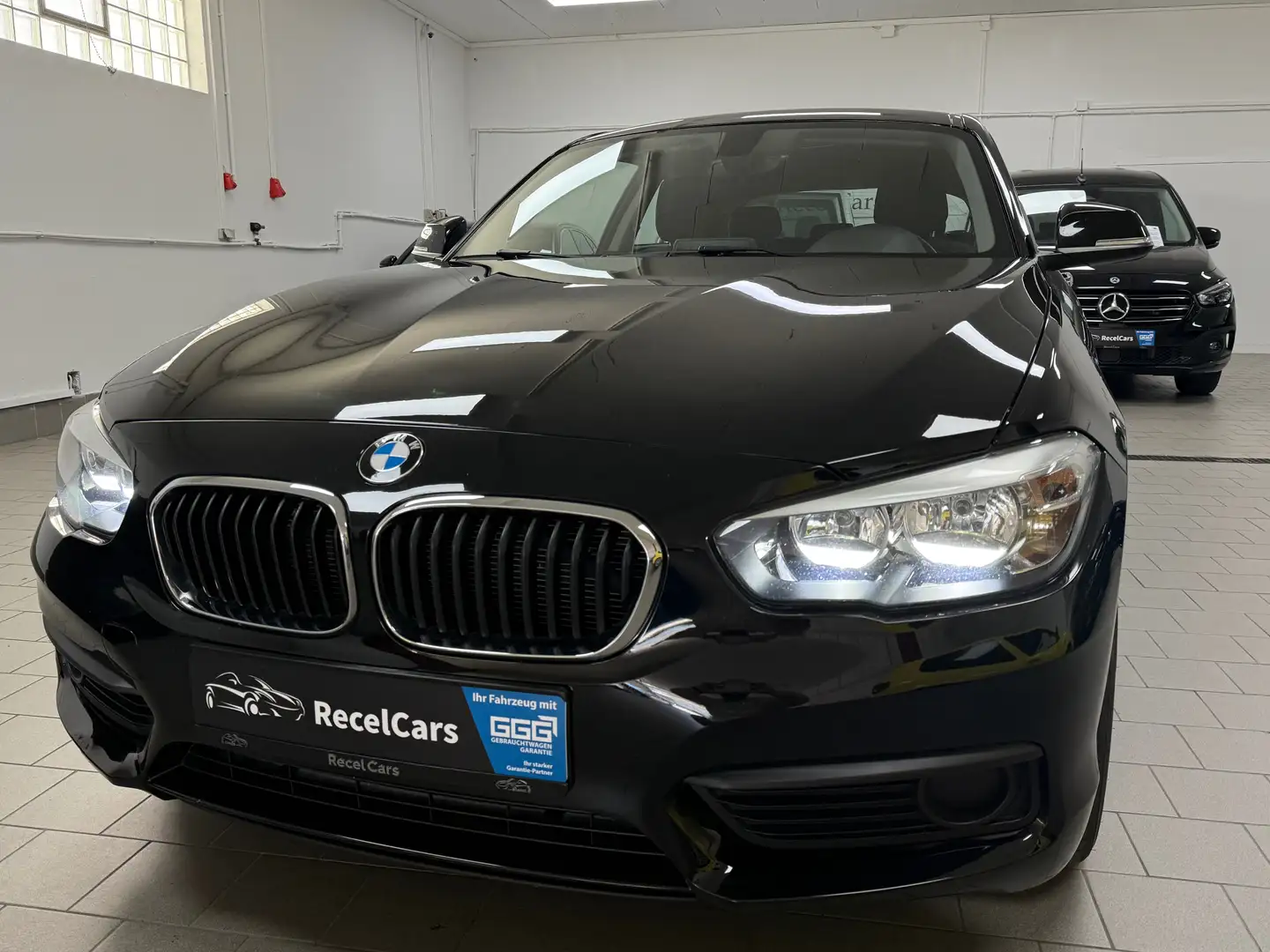 BMW 116 116 i*KLIMA*SHZ*PDC*8-fach*GARANTIE* Schwarz - 1