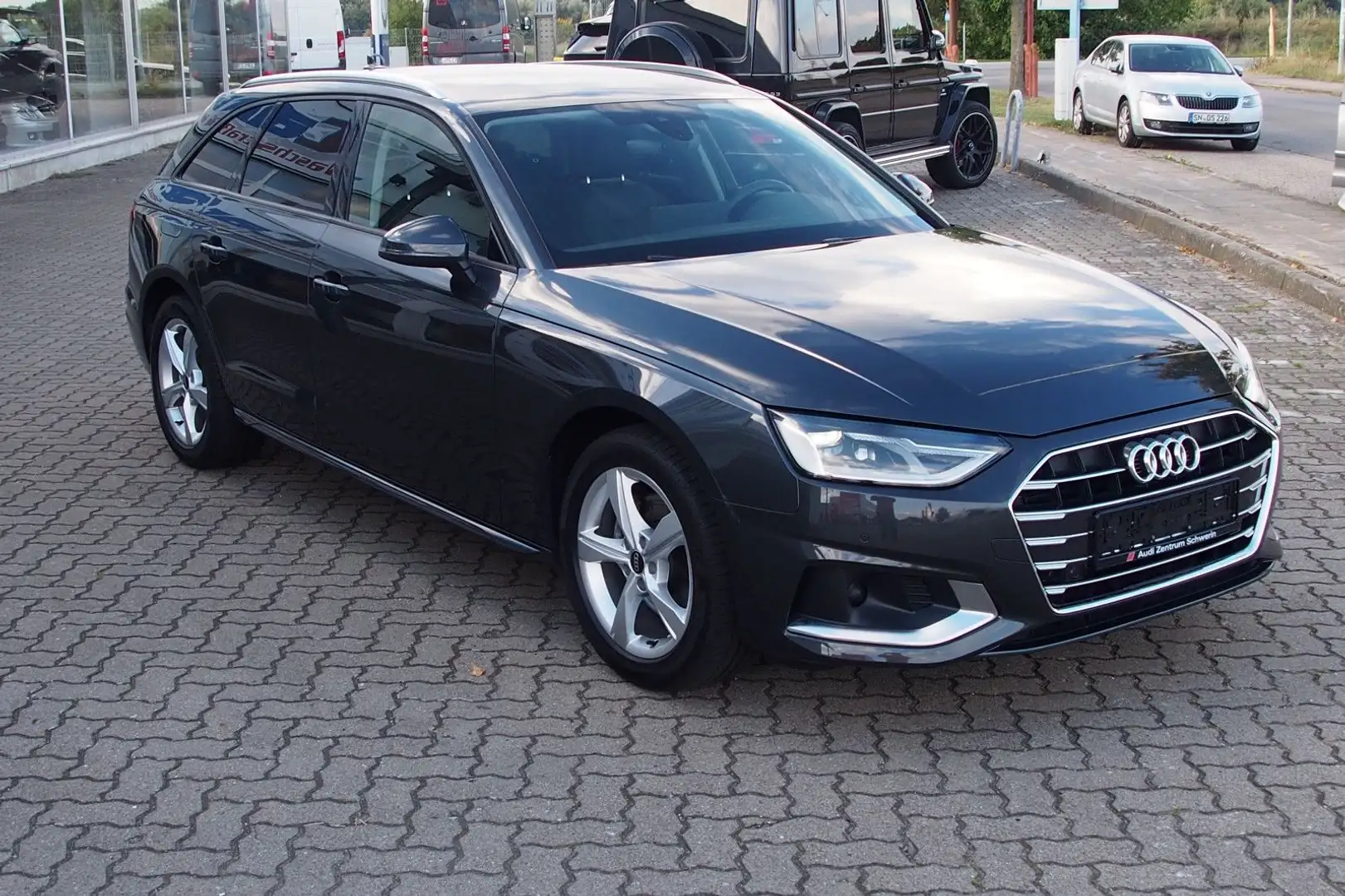 Audi A4 Avant 35 TDI Standheizung/Navi/Garantie Gris - 2