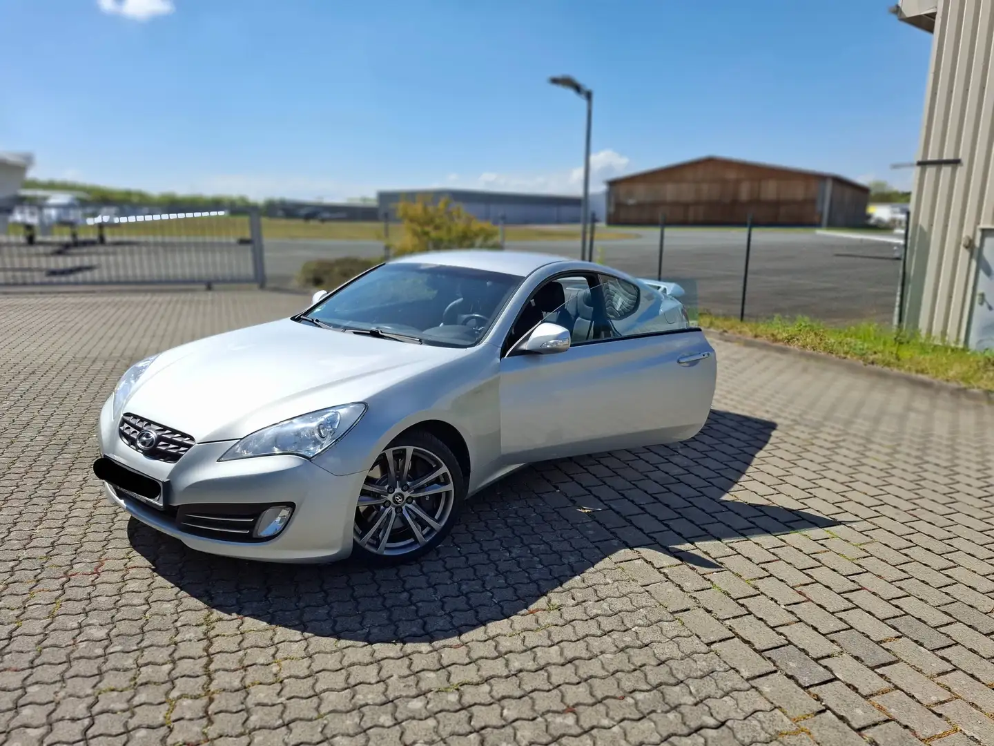 Hyundai Genesis Coupe Genesis Coupe 3.8 V6 Automatik Silber - 1