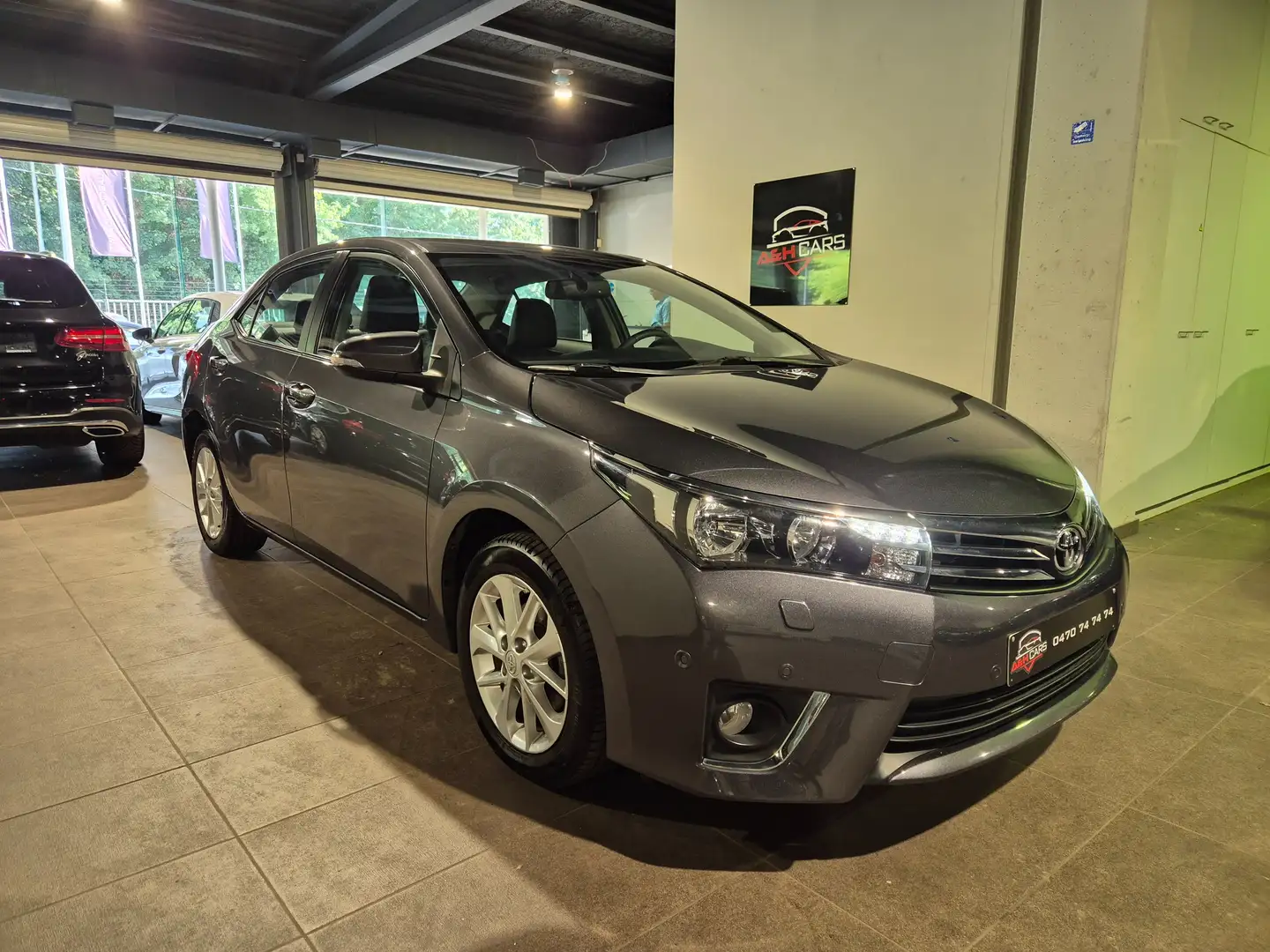 Toyota Corolla 1.6i Comfort Grijs - 1