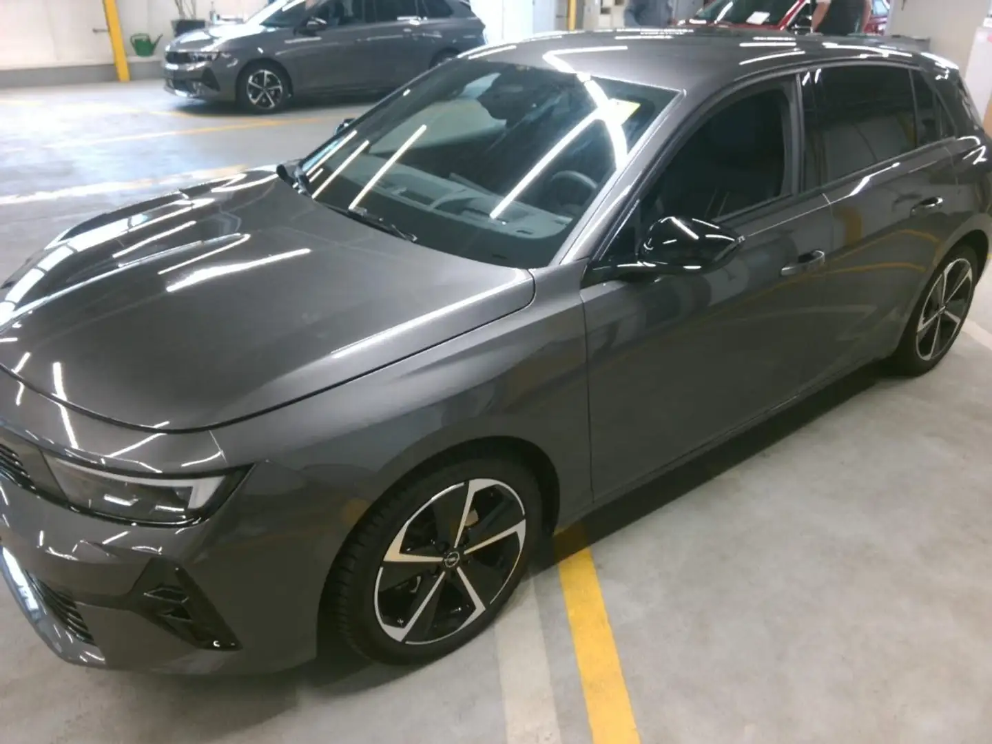 Opel Astra L 1.2T AdaptiverTempomat,WirelessCharg Grau - 2