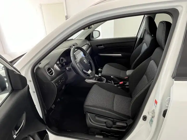 Suzuki Vitara 2023, foto 3