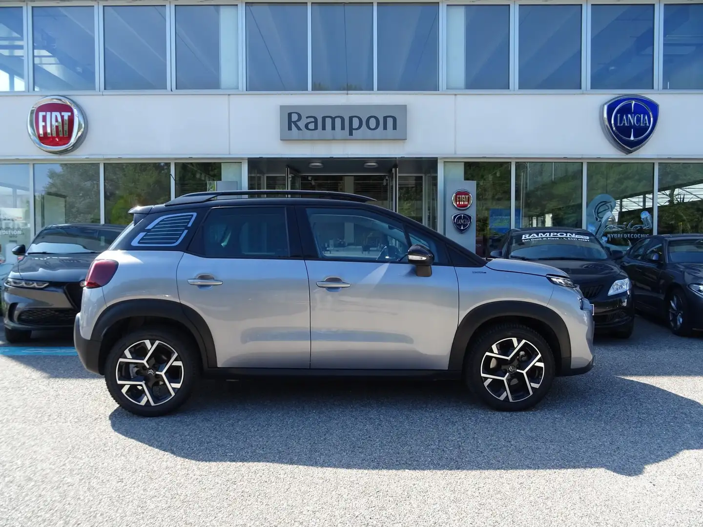Citroen C3 Aircross PureTech 130 S&S EAT6 Shine Pack Grijs - 2