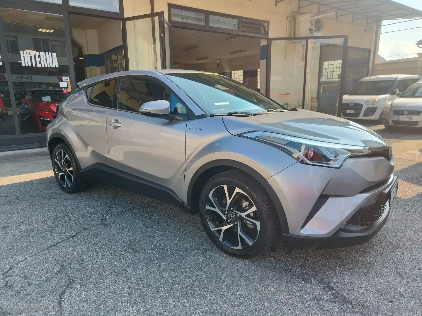 Toyota C-HR 1.8 Hybrid E-CVT Trend NO VINCOLI Gris - 1