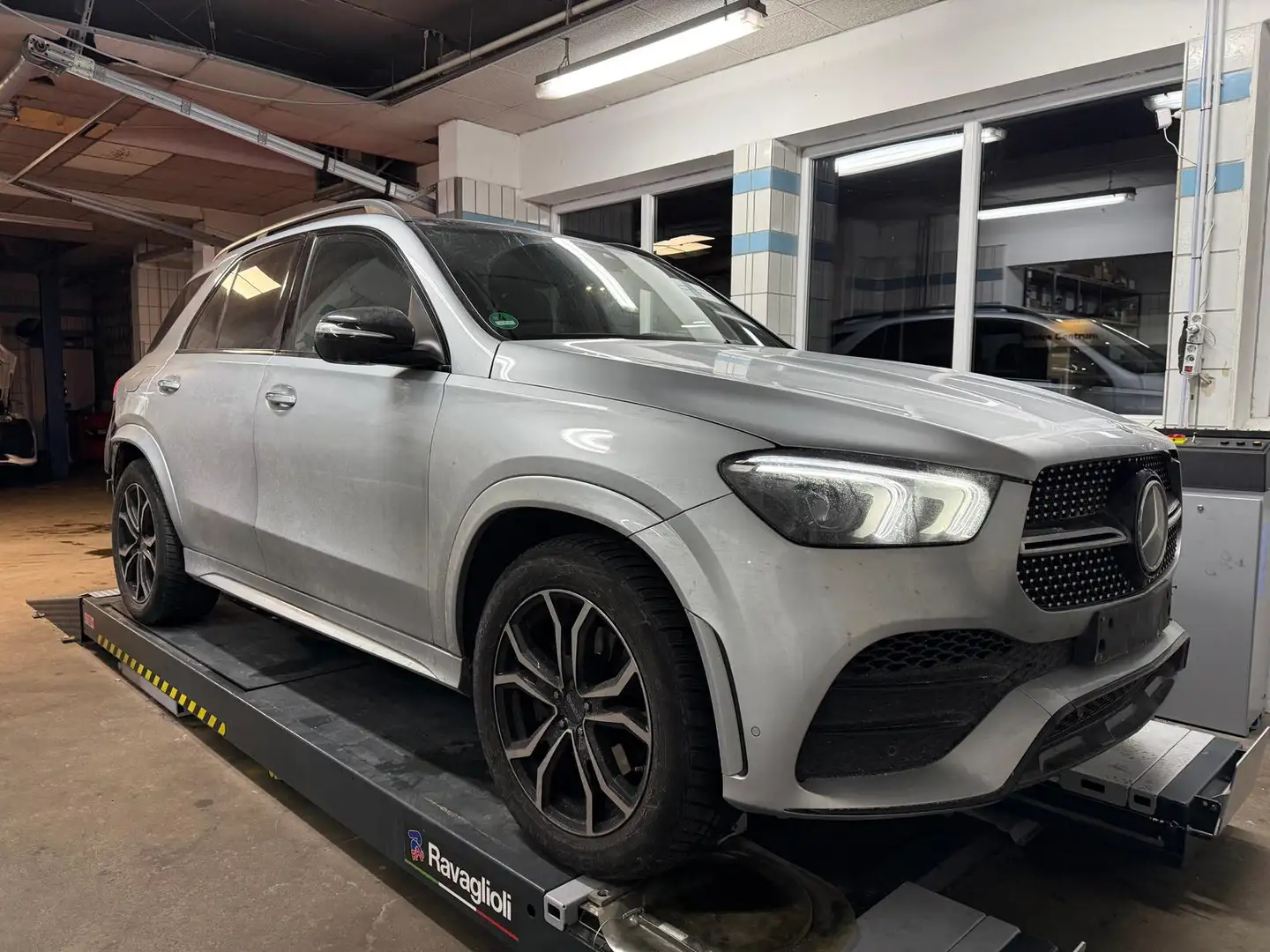 Mercedes-Benz GLE 400 d 4Matic-LED/Pano/AHK Argent - 2