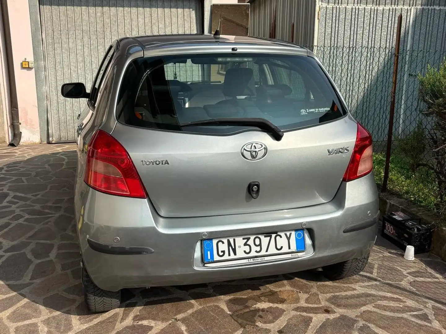Toyota Yaris Yaris II 2005 5p 1.3 Sol Grigio - 2