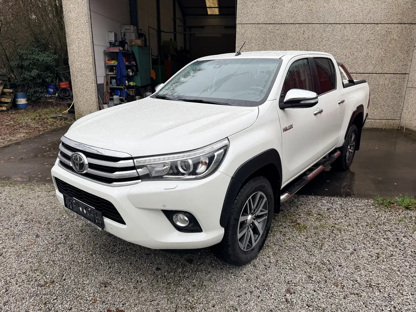 Toyota Hilux 2.4 D-4D 4WD Lounge *Etat NEUF*Full options* Blanc - 2