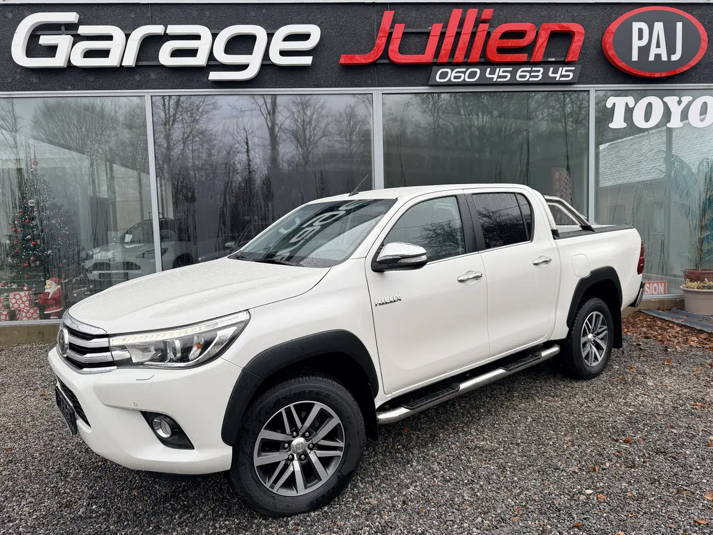 Toyota Hilux 2.4 D-4D 4WD Lounge *Etat NEUF*Full options* Blanc - 1