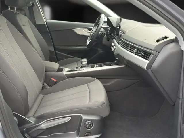 Audi A4 view 14