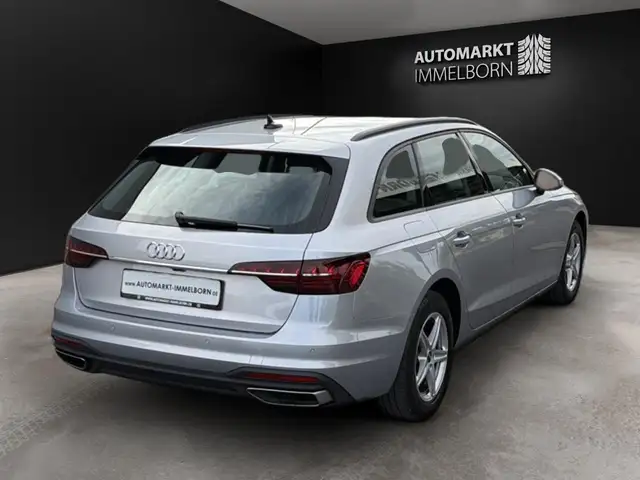 Audi A4 view 7