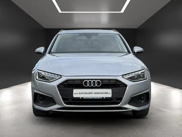 Audi A4 view 9
