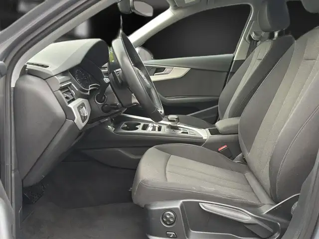 Audi A4 view 15