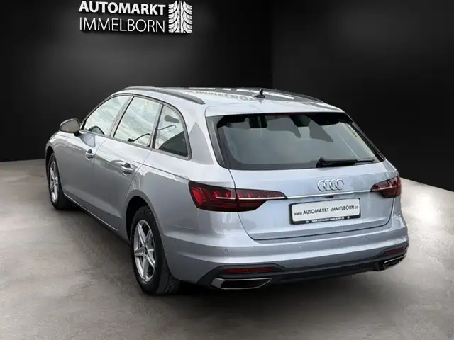 Audi A4 view 5