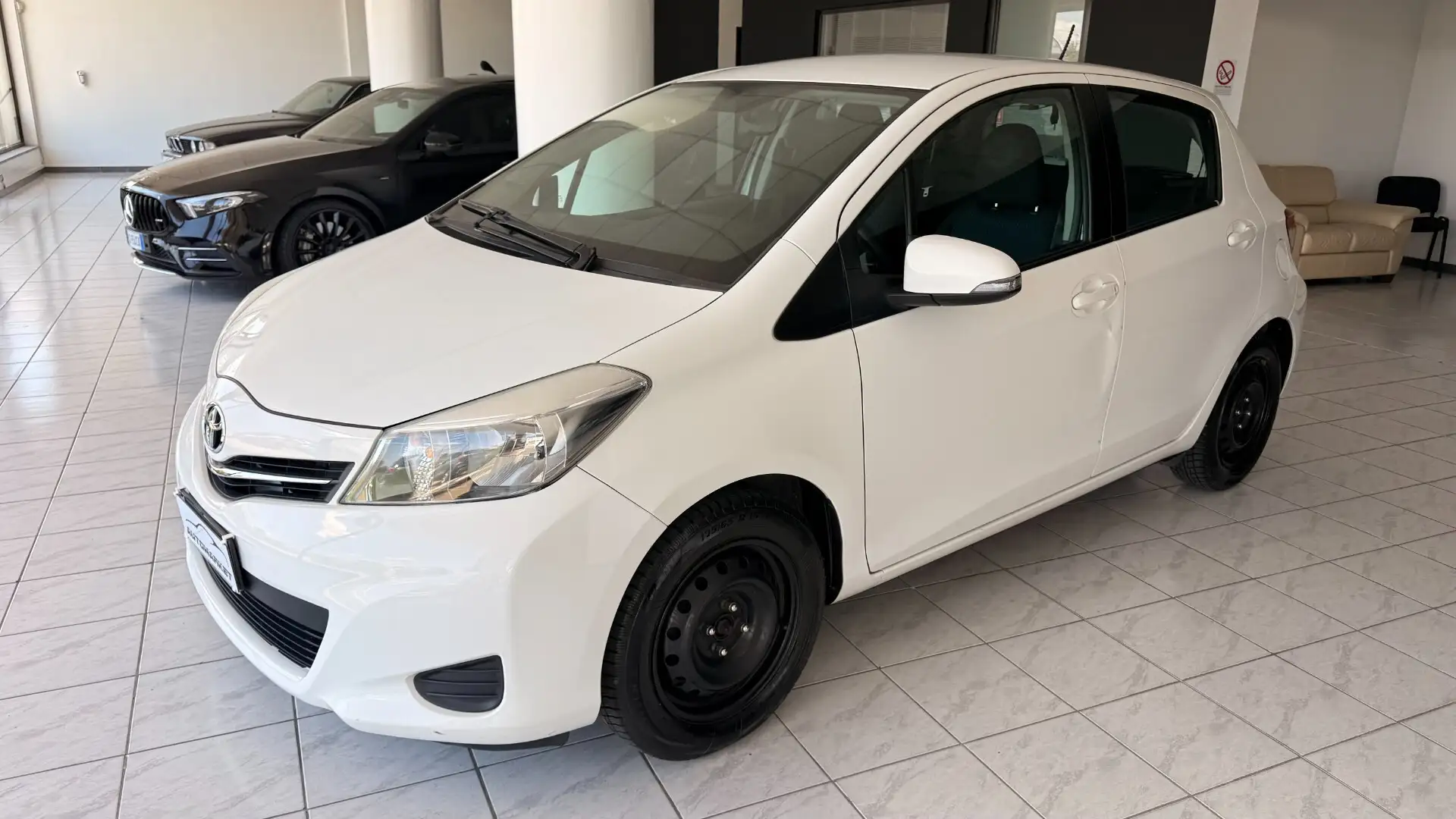 Toyota Yaris 1.3 5 porte Lounge Wit - 1