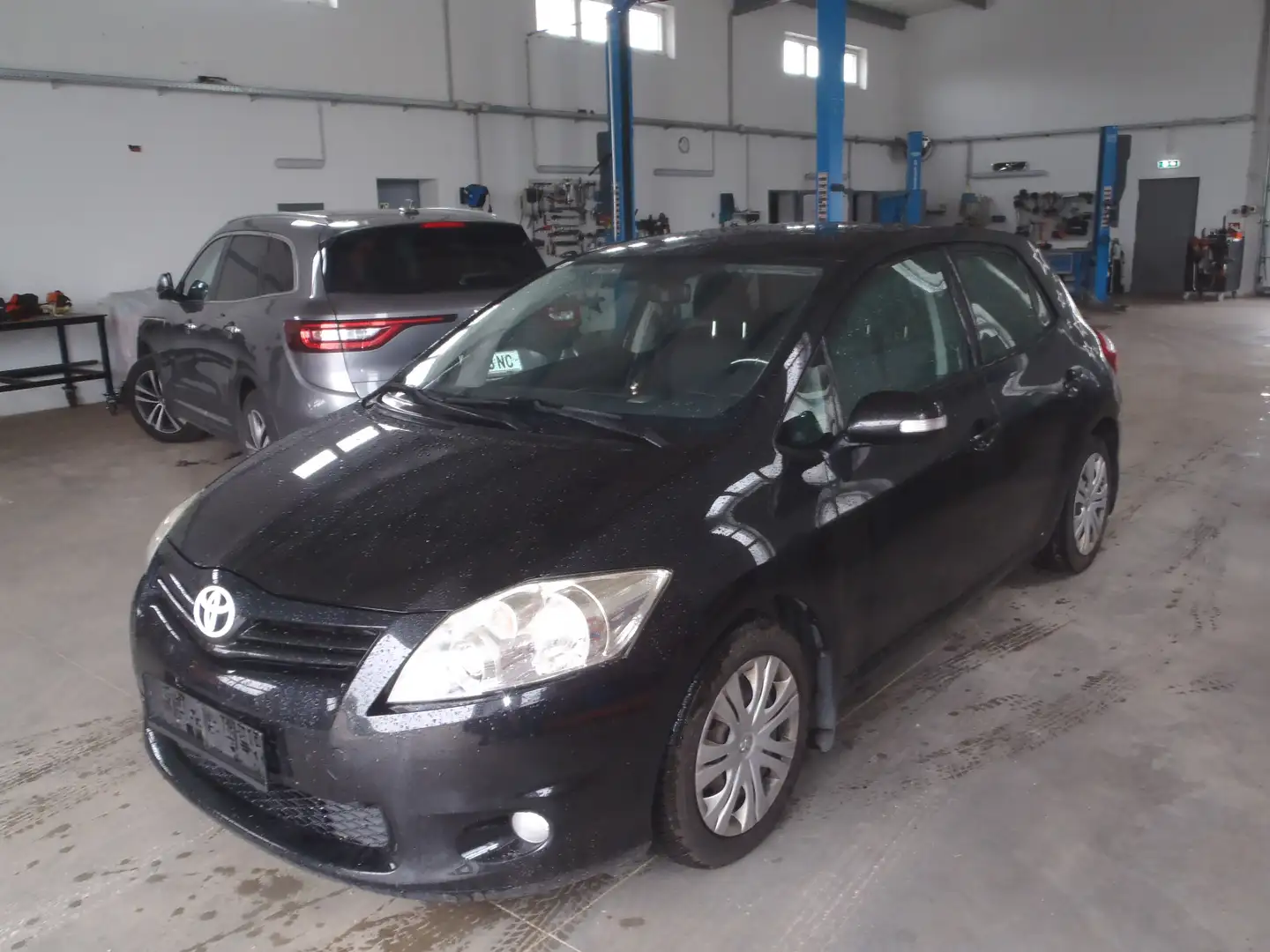 Toyota Auris 1,33 dVVT-i S Schwarz - 1