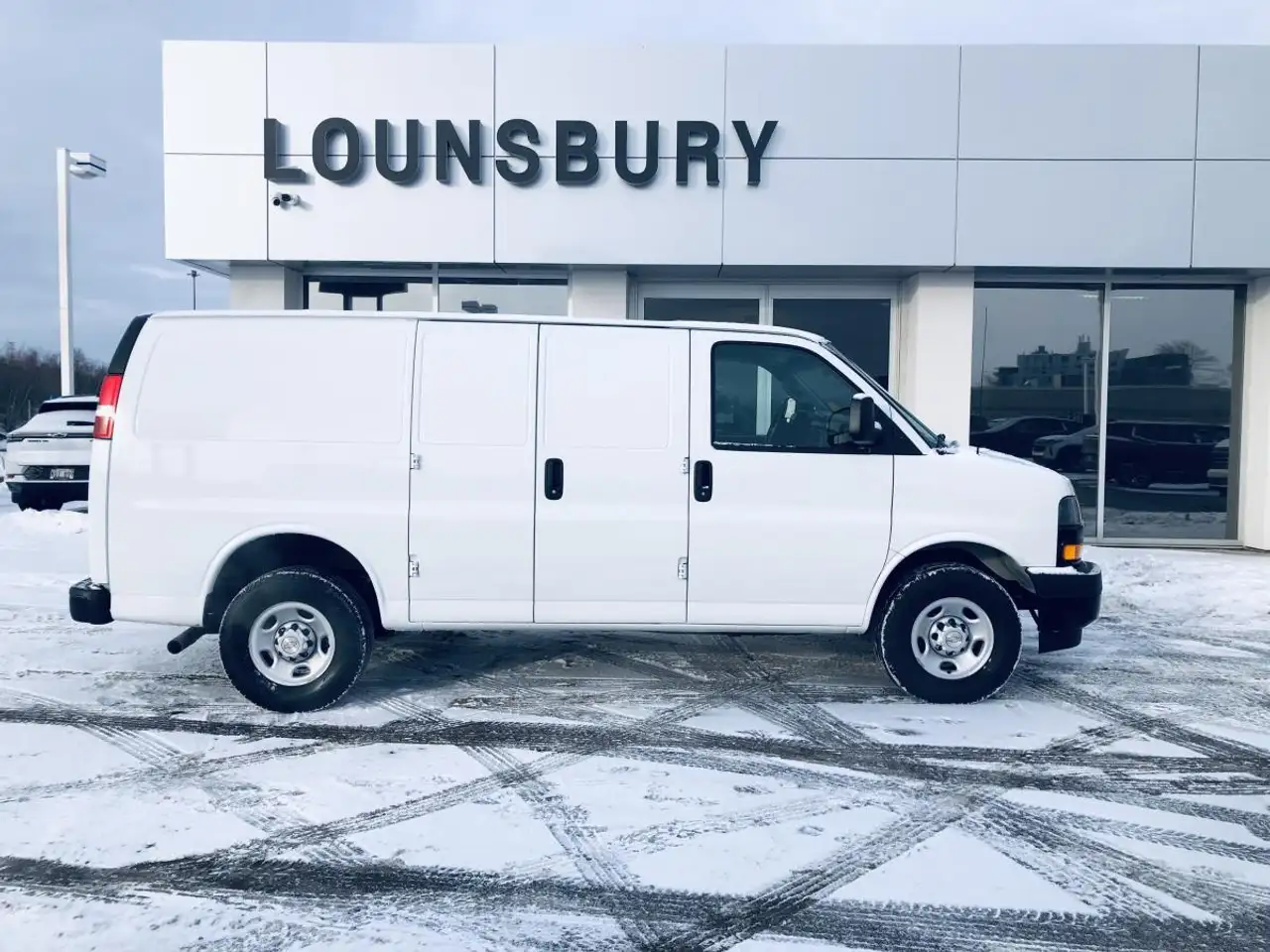 2024 Chevrolet Express 2500