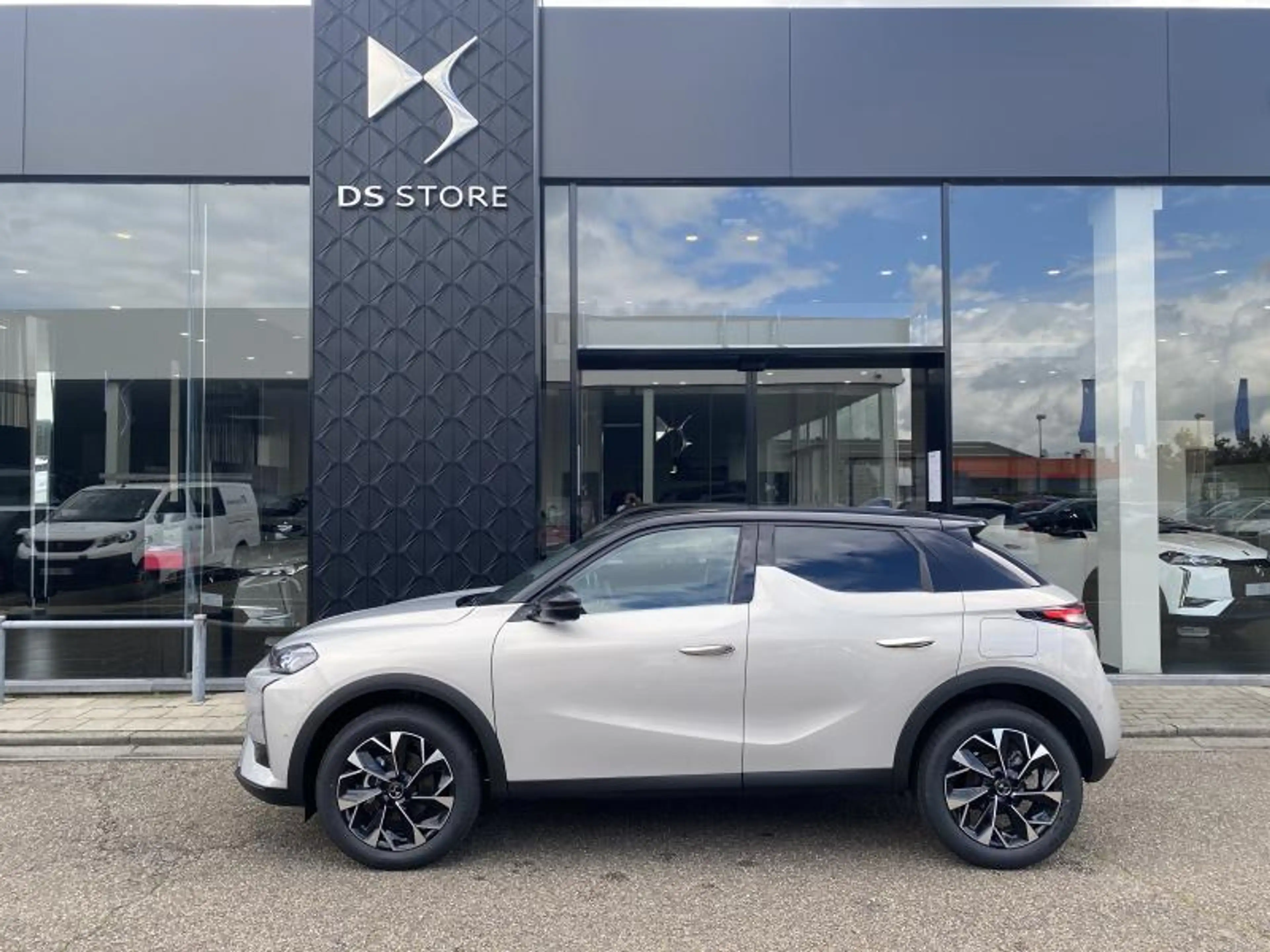 DS Automobiles DS 3 RIVOLI — photo 4