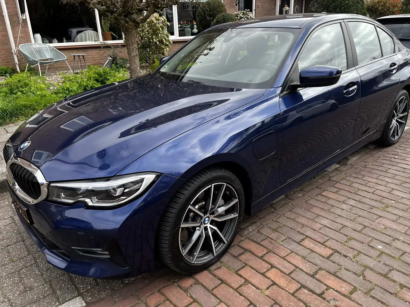BMW 330 eDrive Edition Blauw - 2