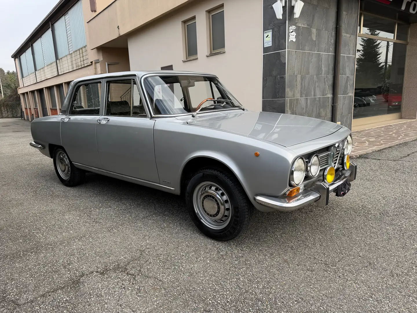 Alfa Romeo 1750 Berlina Gris - 1