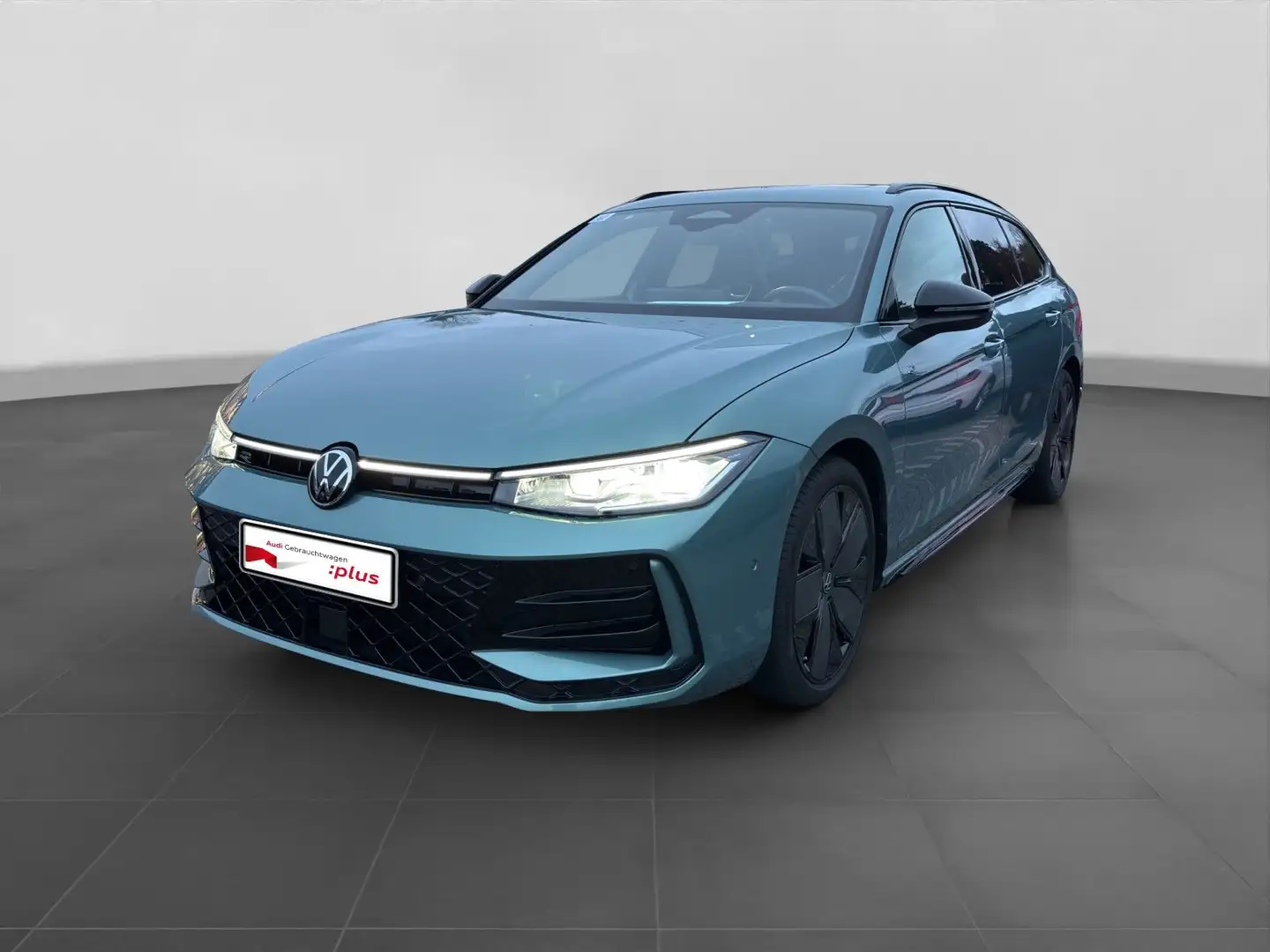 Volkswagen Passat Variant 2.0 TDI DSG R-LINE BLACK PANO HuD Grün - 2