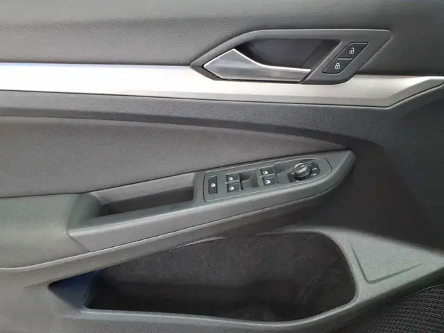 Volkswagen Golf view 4