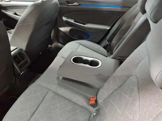 Volkswagen Golf view 8