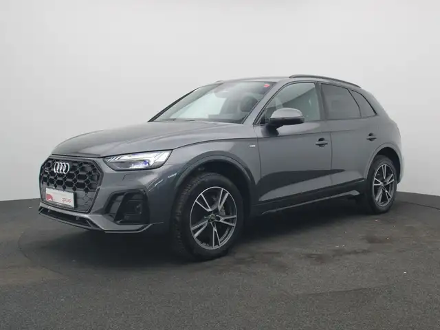 Audi Q5 view 2