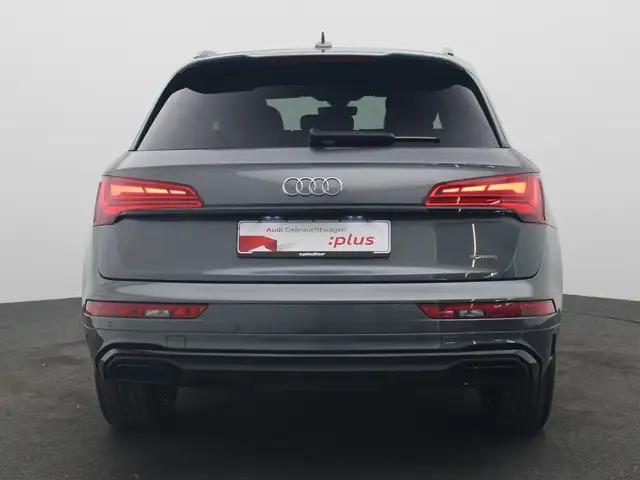 Audi Q5 view 6