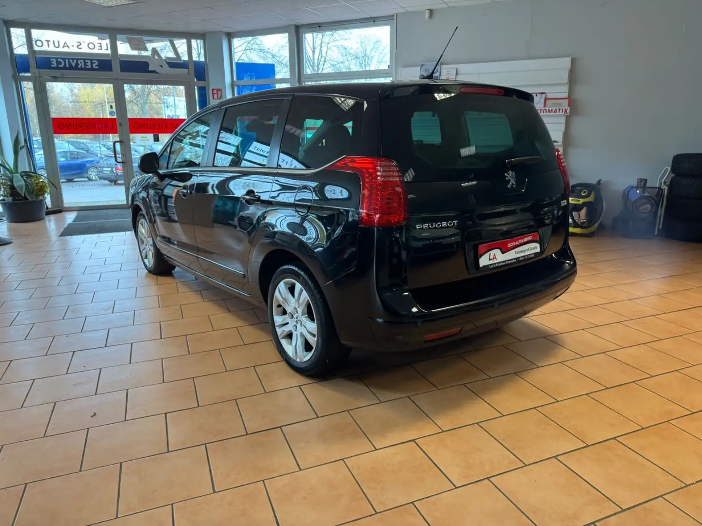 Peugeot 5008 Schwarz - 2