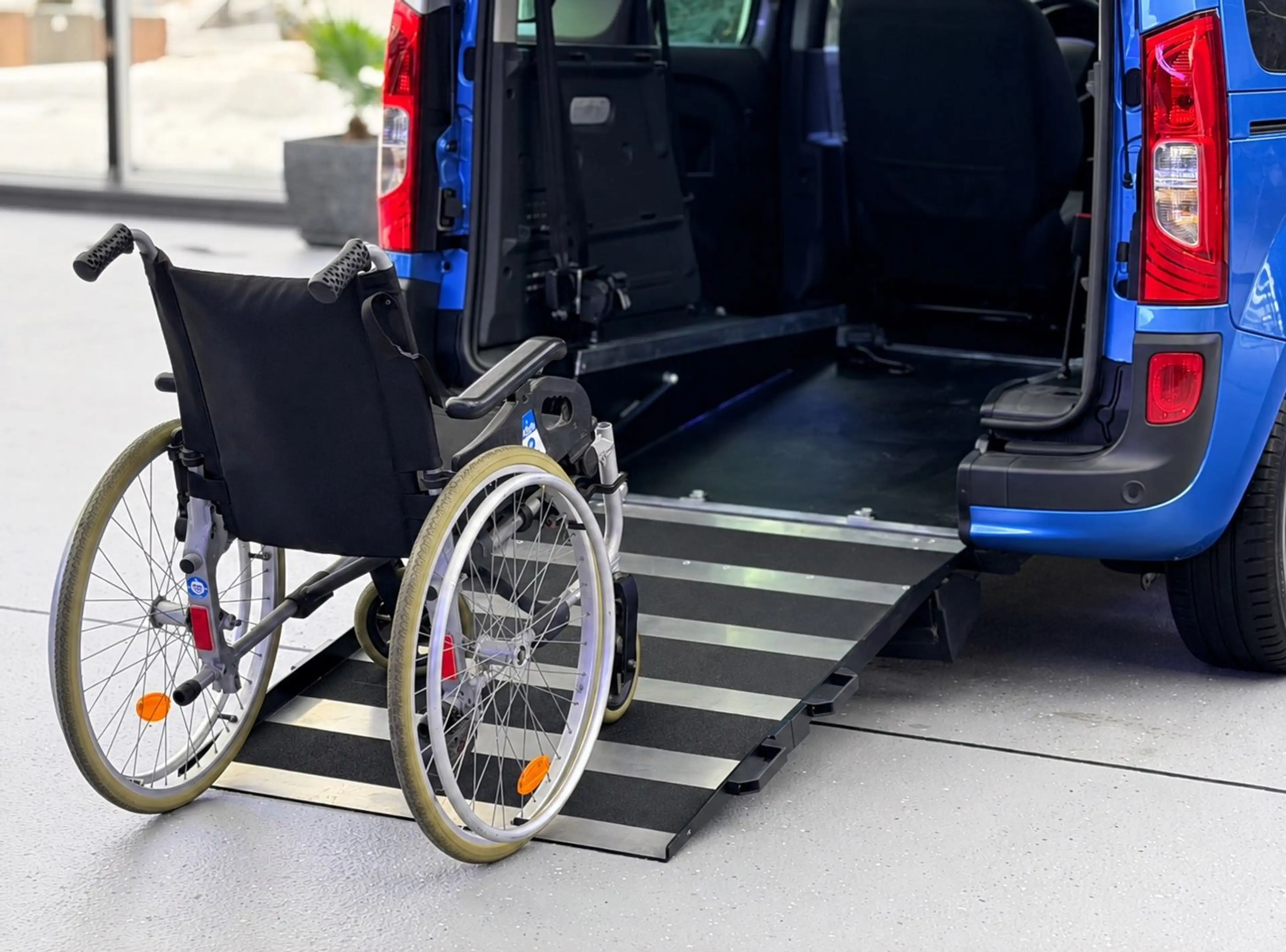 Mercedes-Benz Citan Behindertengerecht-Rampe Wenig KM