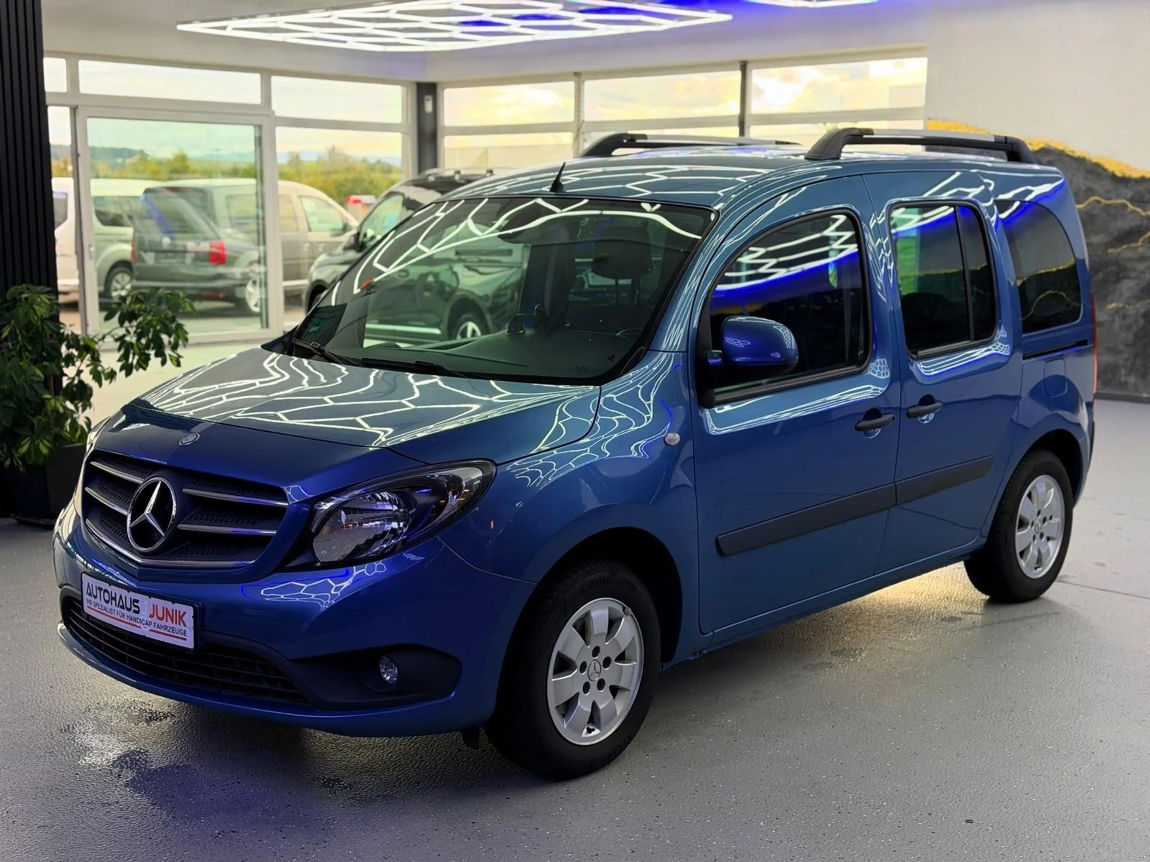 Mercedes-Benz Citan Behindertengerecht-Rampe Wenig KM — photo 4