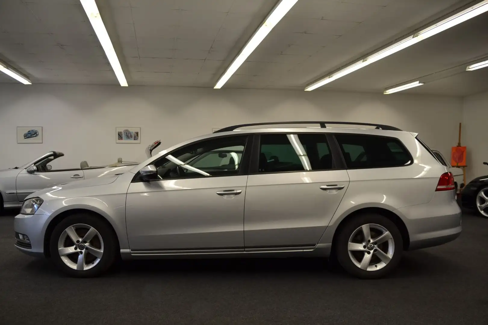 Volkswagen Passat Variant Trendline BlueMotion Silber - 1