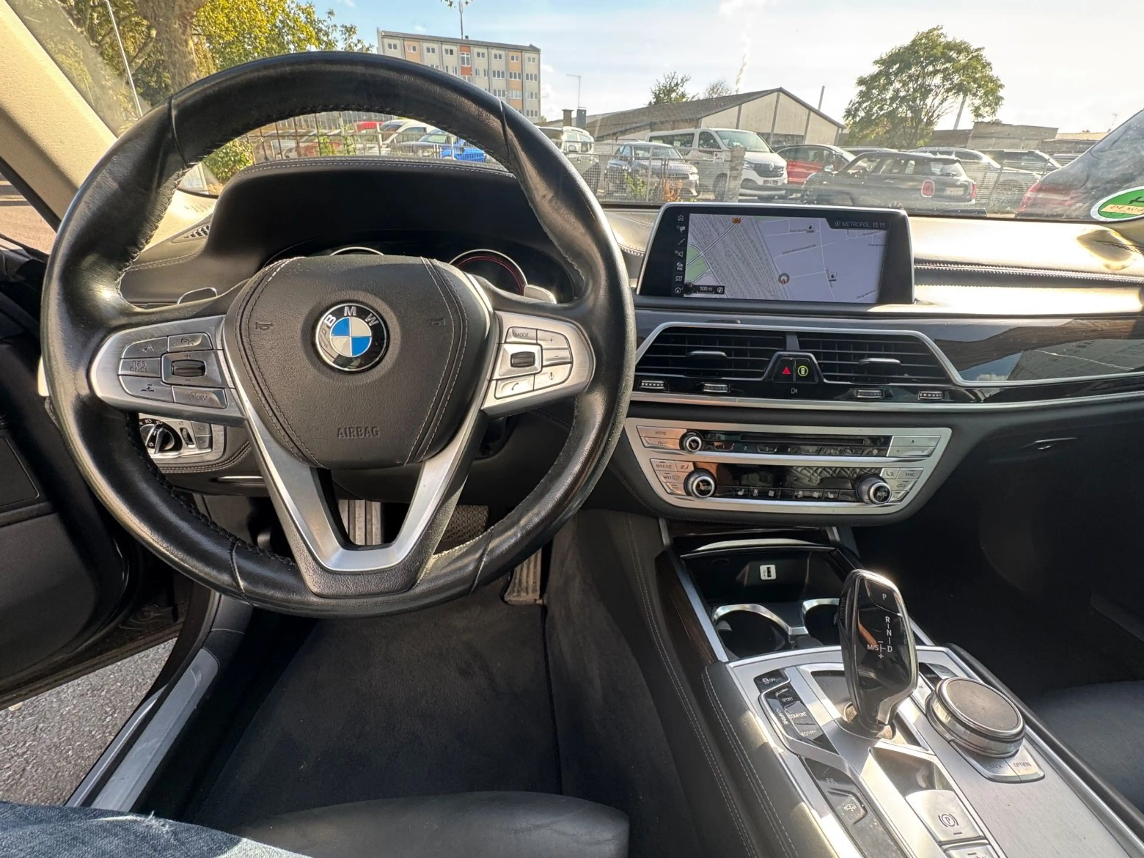 BMW 750 i xDrive SPORT / MASSAGE / KAMERA / LEDER — photo 8